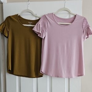 Set Of 2 XS Nine West Short Sleeve Tops - Olive and Pink